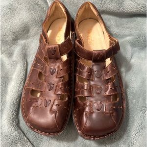 Women’s Pesca Tawny Sandal alegria shoes